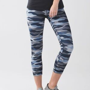 Lululemon Wunder Under Crop III *Full-On Luon
Mini Coast Camo Deep Navy Mult 6